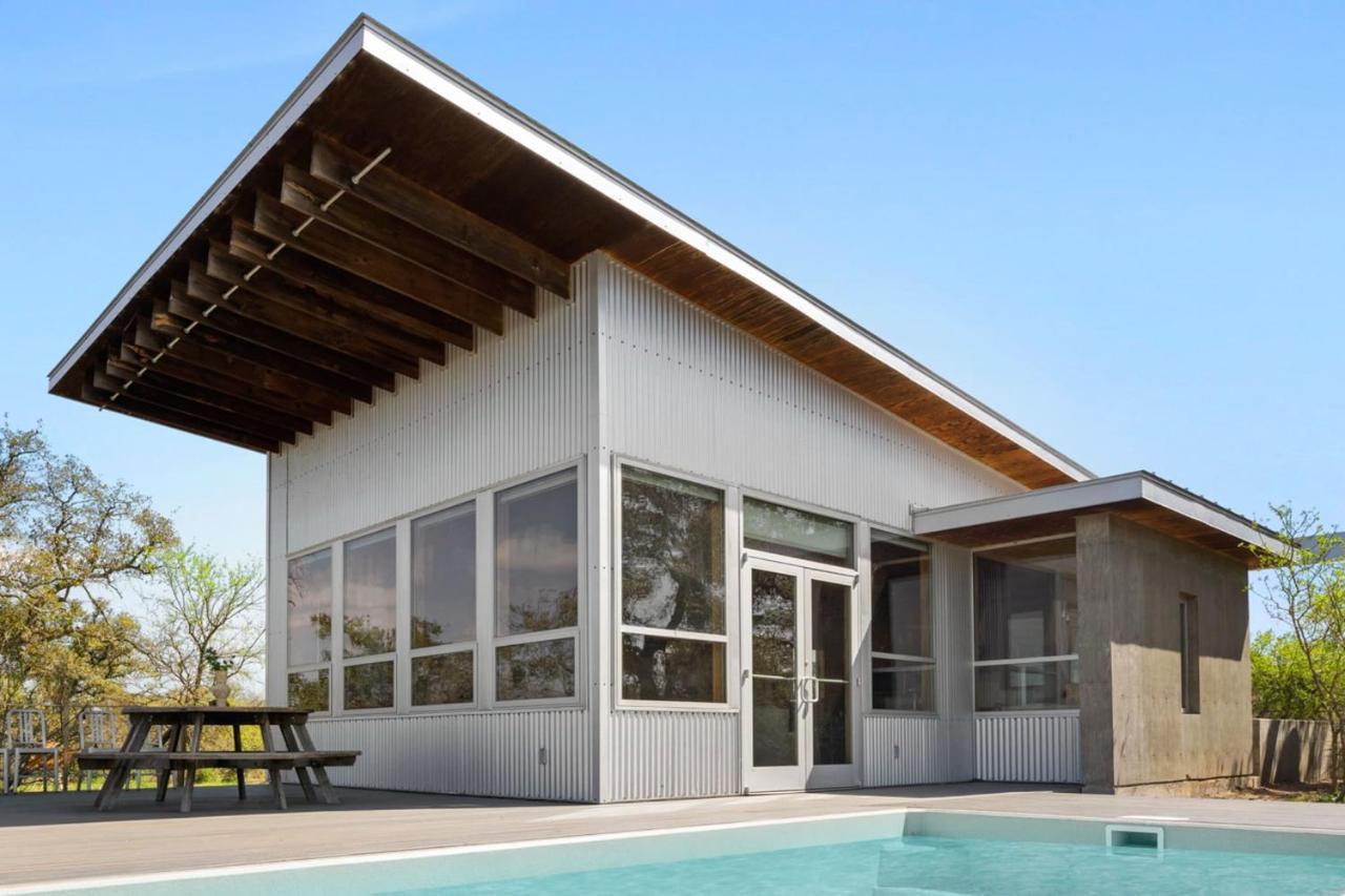 Lazo House - Riverfront With Overlooking Llano River Buitenkant foto