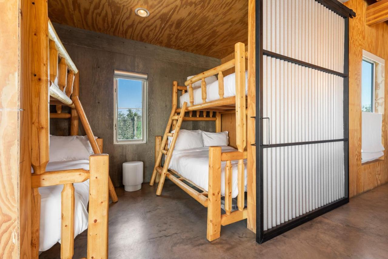 Lazo House - Riverfront With Overlooking Llano River Buitenkant foto