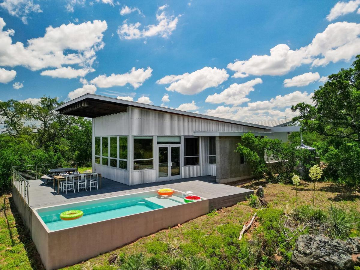Lazo House - Riverfront With Overlooking Llano River Buitenkant foto