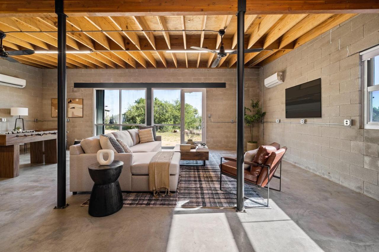 Lazo House - Riverfront With Overlooking Llano River Buitenkant foto