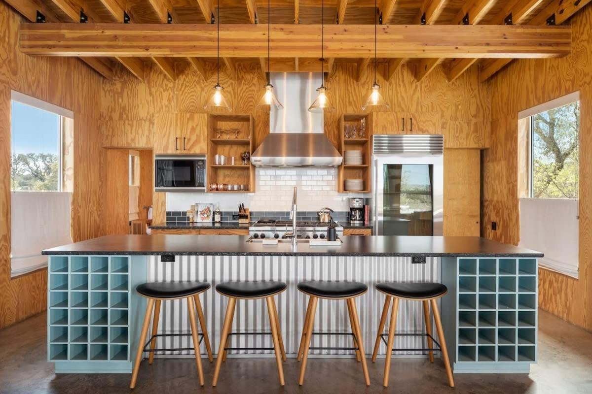 Lazo House - Riverfront With Overlooking Llano River Buitenkant foto