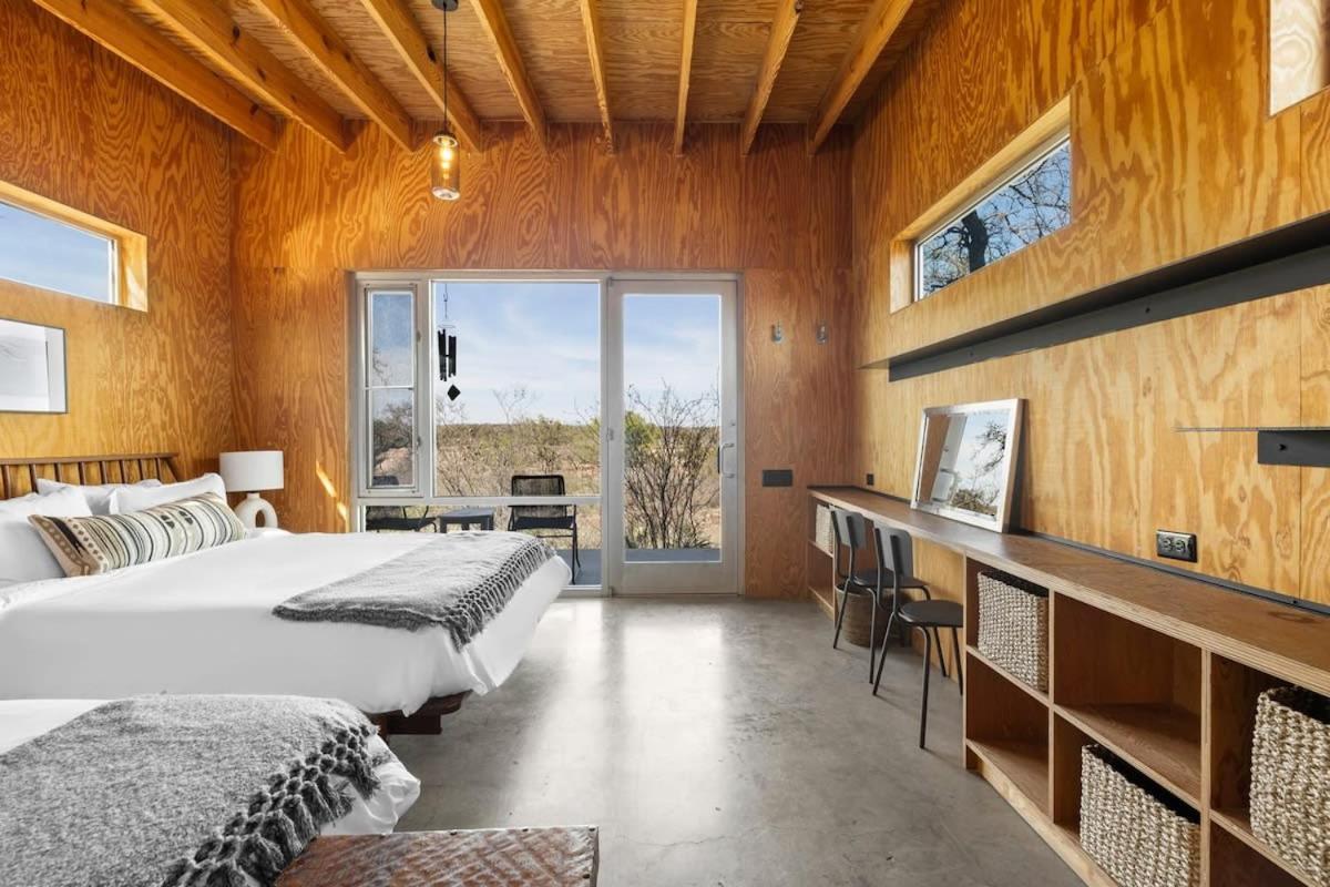 Lazo House - Riverfront With Overlooking Llano River Buitenkant foto