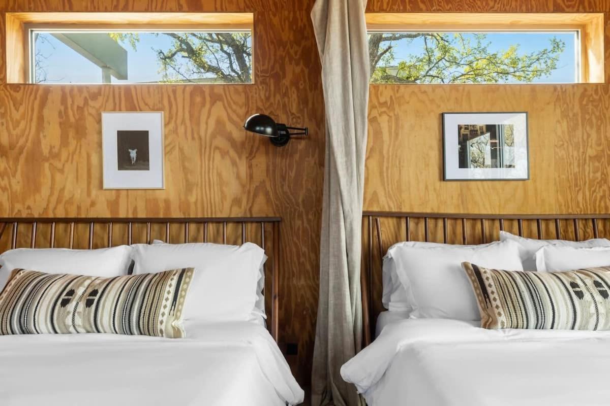 Lazo House - Riverfront With Overlooking Llano River Buitenkant foto