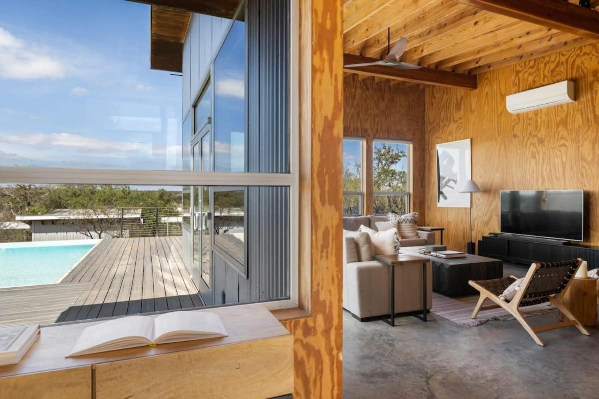 Lazo House - Riverfront With Overlooking Llano River Buitenkant foto