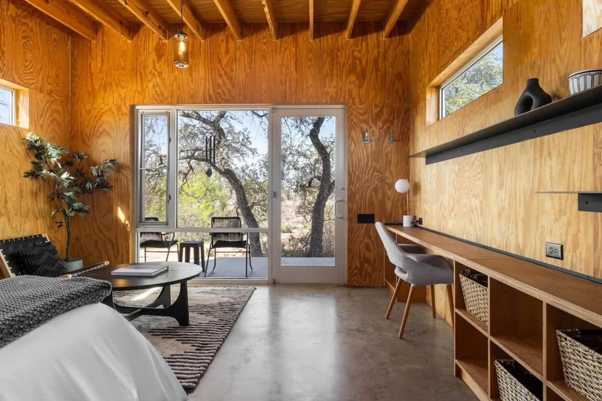 Lazo House - Riverfront With Overlooking Llano River Buitenkant foto